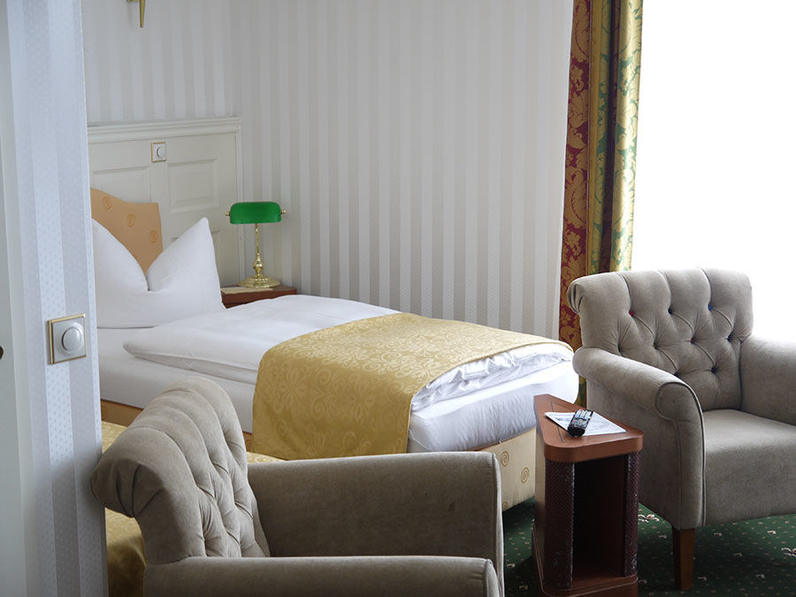 Landhotel Schwarzer Adler Suelzetal Стая снимка