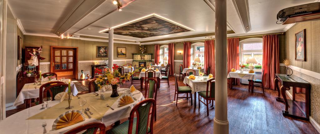 Landhotel Schwarzer Adler Suelzetal Екстериор снимка