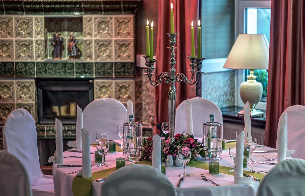 Landhotel Schwarzer Adler Suelzetal Бизнес снимка