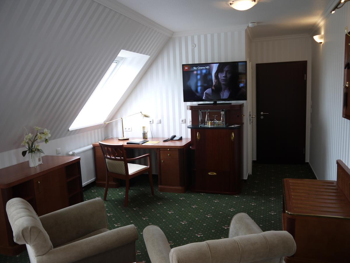 Landhotel Schwarzer Adler Suelzetal Екстериор снимка