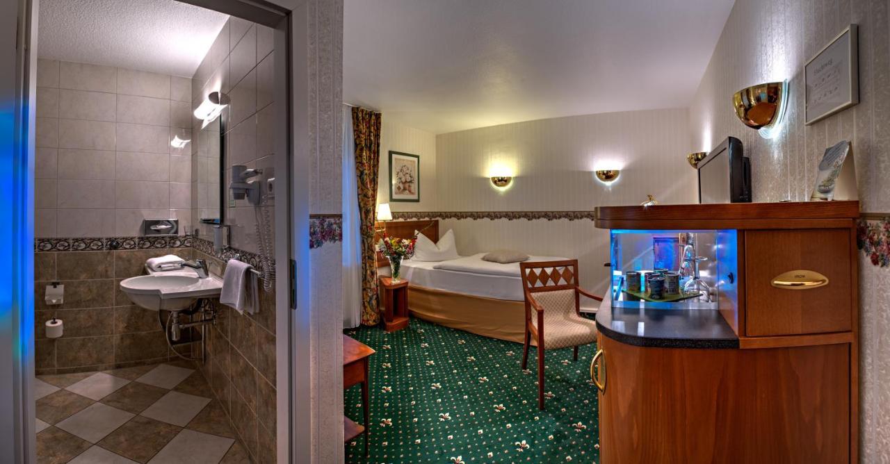 Landhotel Schwarzer Adler Suelzetal Екстериор снимка